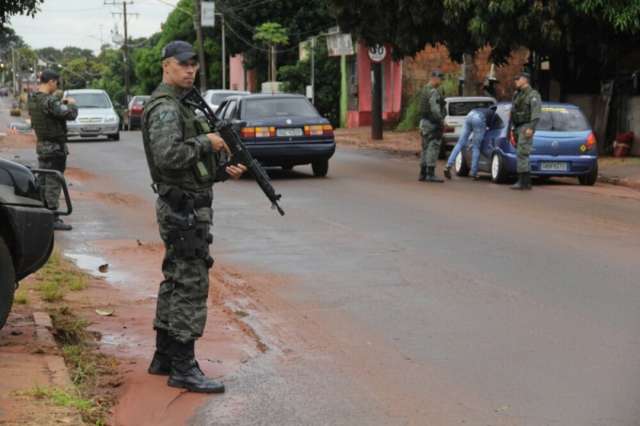 Bope fecha regi&atilde;o do Nova Lima em busca de 38 foragidos da Justi&ccedil;a