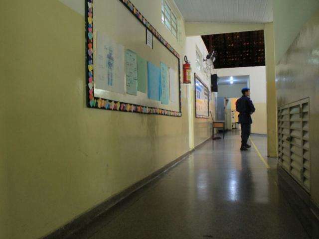 Ladr&otilde;es tentam invadir escola municipal pela 2&ordf; vez na semana