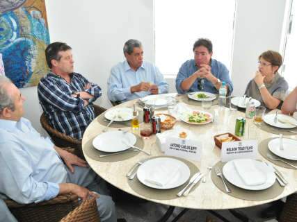  Ministro minimiza culpa do Paraguai e mostra confiança no combate à aftosa