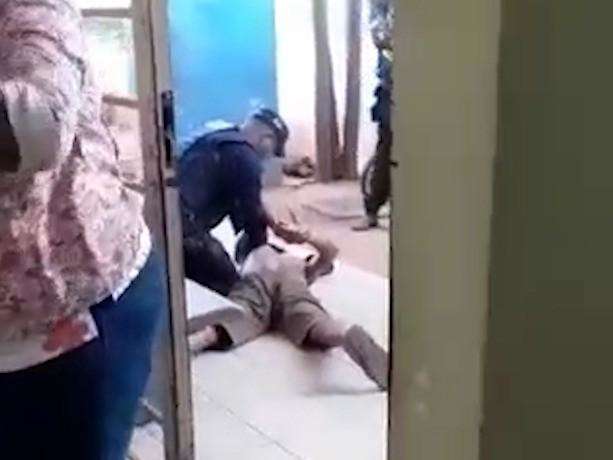 Rapaz &eacute; preso duas vezes por invadir posto, a primeira portando faca