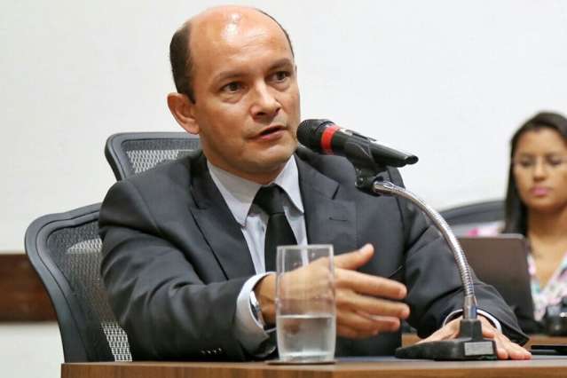 Em depoimento &agrave; CPI, chefe do MPF diz que desconhece influ&ecirc;ncia do Cimi