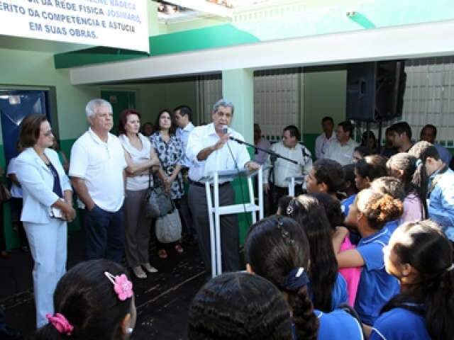  Governador entrega obras da escola 26 de Agosto em Campo Grande