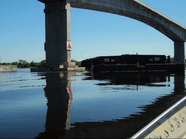  Ap&oacute;s vistoria de t&eacute;cnicos, tr&aacute;fego sobre ponte &eacute; liberado em Corumb&aacute;