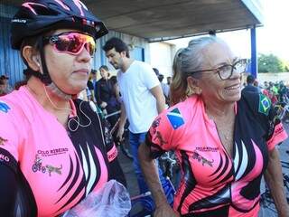 Na companhia da filha ela esteve no passeio ciclístico. (Foto: Marina Pacheco)