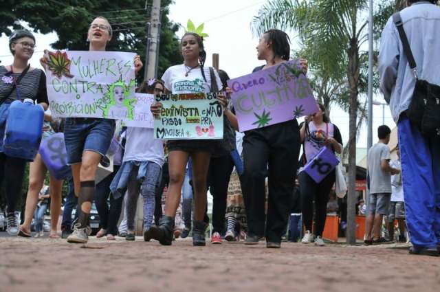 Na Marcha da Maconha, movimento pede mais liberdade de express&atilde;o