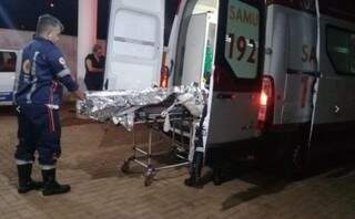 Vítima chegado ao hospital após o resgate da vítima.(Foto: André Barbosa / JPNews)