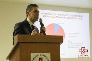 Futuro presidente da Santa Casa é promotor aposentado (Foto:Divulgação)