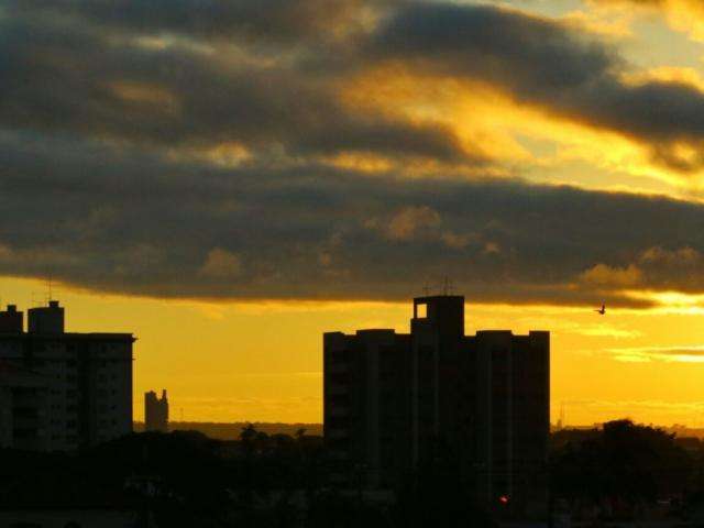 S&aacute;bado ser&aacute; de calor, mas chove no per&iacute;odo da tarde em todo o MS 