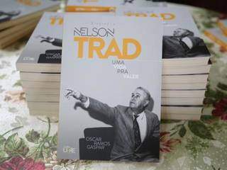 O livro &quot;Nelson Trad - Uma Vida Pra Valer&quot; foi lançado neste sexta-feira (7) no Centro de Convenções Rubens Gil de Camillo. (Foto: Paulo Francis)