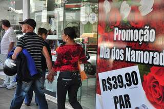 Mais de 16% dos consumidores querem descontos no preço; 14% vão em busca de promoção. (Foto: João Garrigó/ Arquivo)