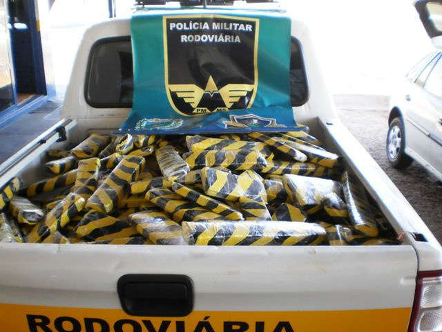  Homem &eacute; preso com 245 kg de maconha em fundo falso de carro em Ivinhema