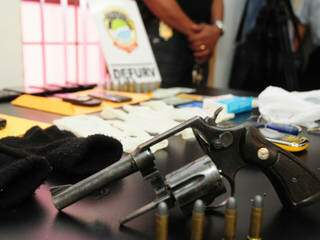 Arma utilizada pelos bandidos no crime. (Foto: Rodrigo Pazinato)