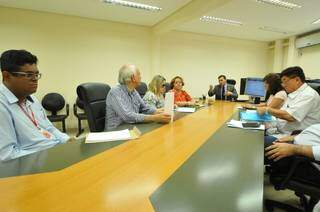 A Santa Casa afirmou que pagará os salários, porém o reajuste não foi discutido na reunião (Foto: Alcides Neto)