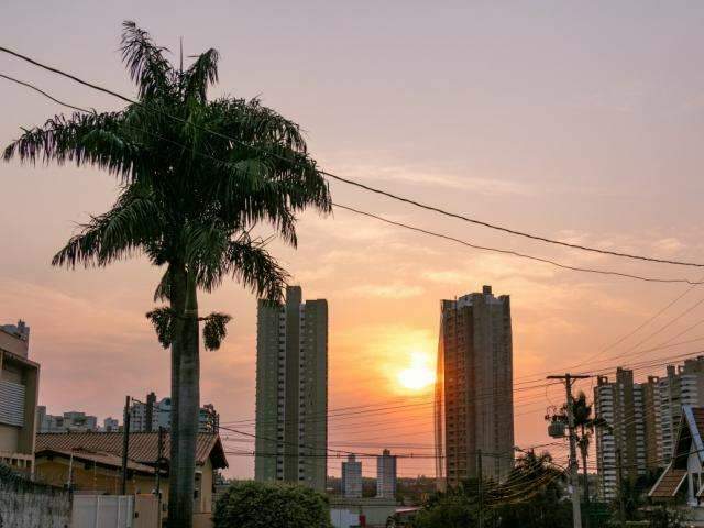 Sexta-feira amanhece com tempo fresquinho, mas temperaturas voltam a subir