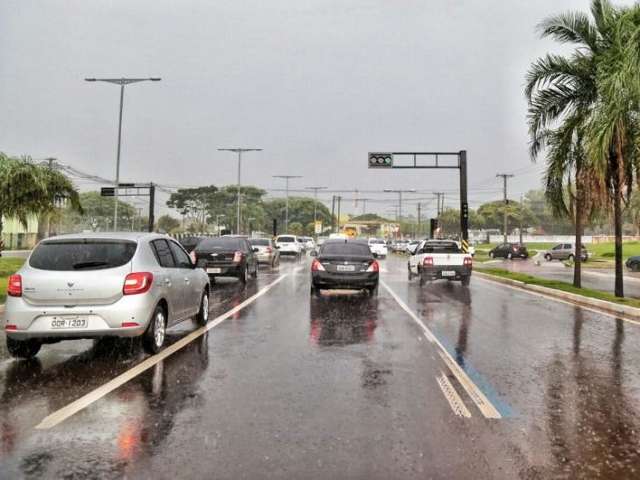 Temperaturas sobem a partir de 6&ordf;-feira, mas chove na v&eacute;spera e no Natal