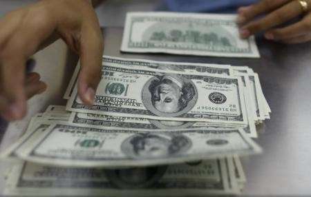 D&oacute;lar de turismo chega a ser vendido a R$ 3,91 em Campo Grande