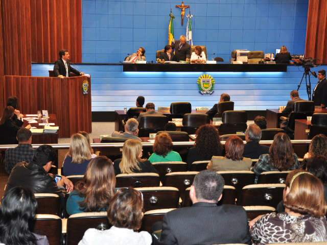  Oposi&ccedil;&atilde;o reclama de projetos entregues pelo Executivo &quot;na &uacute;ltima hora&quot;