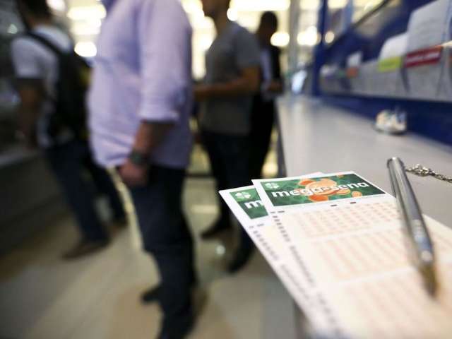 Mega-Sena pode pagar pr&ecirc;mio de R$ 32 milh&otilde;es nesta ter&ccedil;a-feira