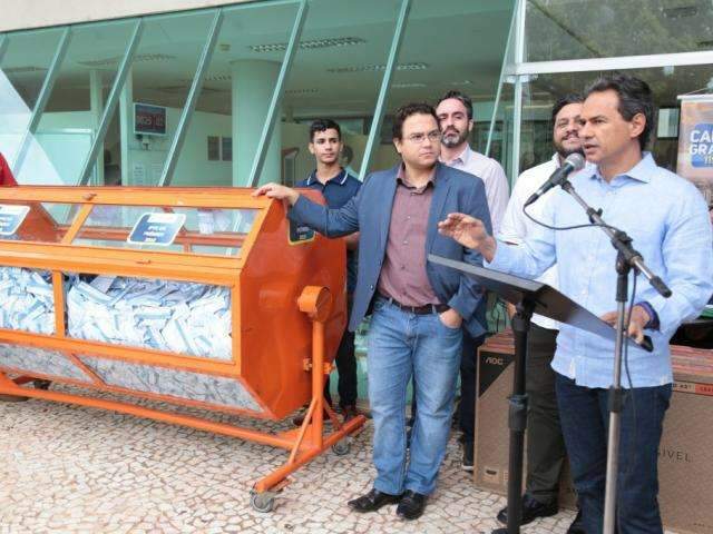 Boa not&iacute;cia: prefeitura diz que j&aacute; tem dinheiro para 13&ordm; dos servidores
