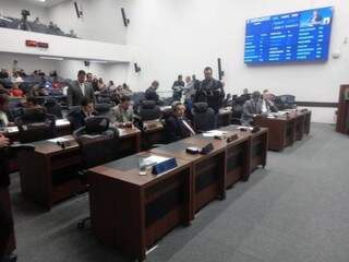 Deputados durante sessão da Assembleia Legislativa hoje. (Foto: Leonardo Rocha)