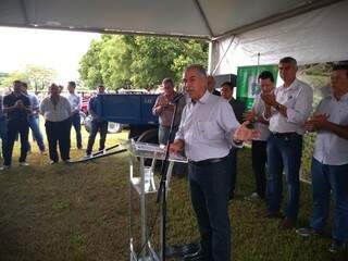 Governador Reinaldo Azambuja durante discussão na manhã desta quarta-feira na Agraer (Foto: Leonardo Rocha) 