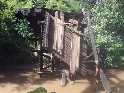 Ponte de madeira que desabou com caminhão dará lugar a estrutura de concreto