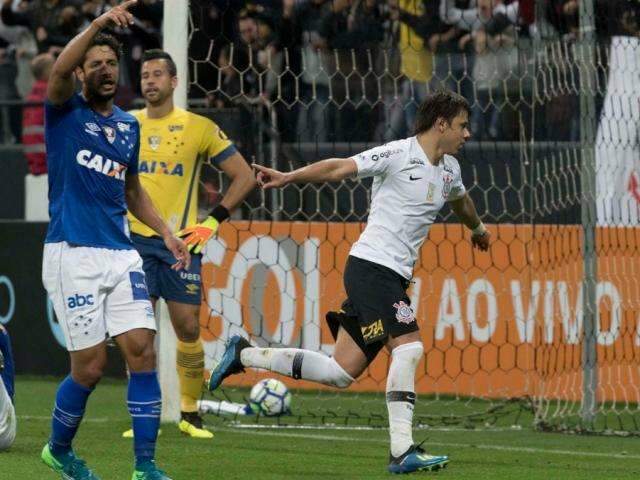 &Aacute;ngel Romero brilha e faz os 2 gols da vit&oacute;ria do tim&atilde;o sobre o Cruzeiro 