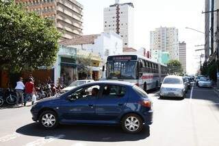 Prefeitura pretende aumentar velocidade dos ônibus com programação nos semáforos e corredores (Foto: Cleber Gellio)