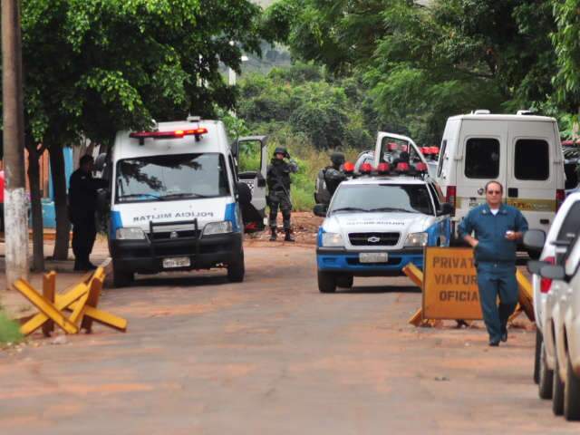 Agente e outras nove pessoas s&atilde;o feitas ref&eacute;ns no Seguran&ccedil;a M&aacute;xima