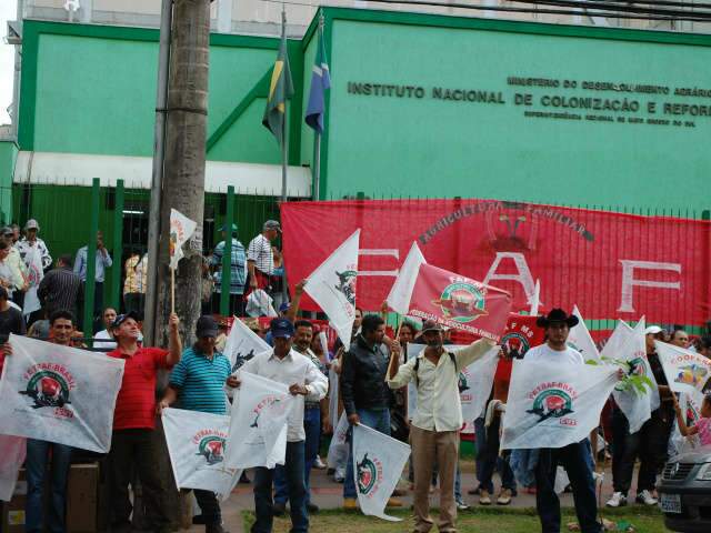  Assentados invadem sede do Incra e cobram libera&ccedil;&atilde;o de cr&eacute;dito 