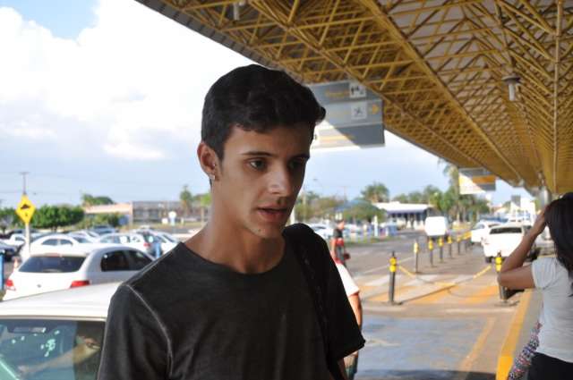Nova tarifa de t&aacute;xi entra em vigor e usu&aacute;rios reclamam de aumento