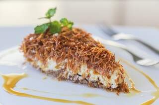 Knefe é um doce feito com ricota e damasco no restaurante Yallah. (Foto: Fernando Antunes)