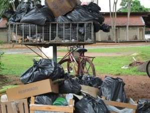 Acordo prev&ecirc; desocupa&ccedil;&atilde;o de aterro e conversa entre &iacute;ndios e prefeita