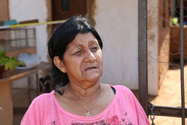 Com calor, casas n&atilde;o estocam lixo e sujeira toma conta de ruas