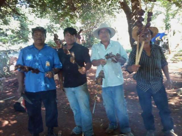 Com churrasco, festas em aldeias re&uacute;nem fam&iacute;lias e lembram coloniza&ccedil;&atilde;o