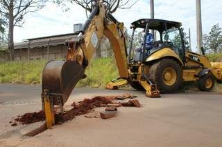 Operador consegue reduzir a abertura no asfalto com o novo método. (Foto: Divulgação)