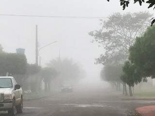 Nm Maracaju, neblina forte nesta manhã. (Foto: Direto das Ruas)