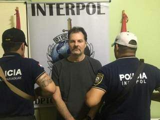 Farina sendo apresentado em uma das sedes da Interpol no Paraguai. (Foto: Divulgação) 