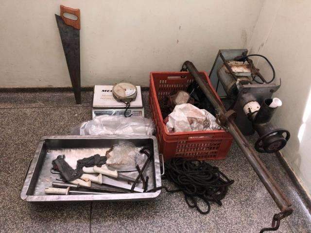 Vigil&acirc;ncia encontra at&eacute; ovos de mosca congelados em a&ccedil;ougue clandestino 
