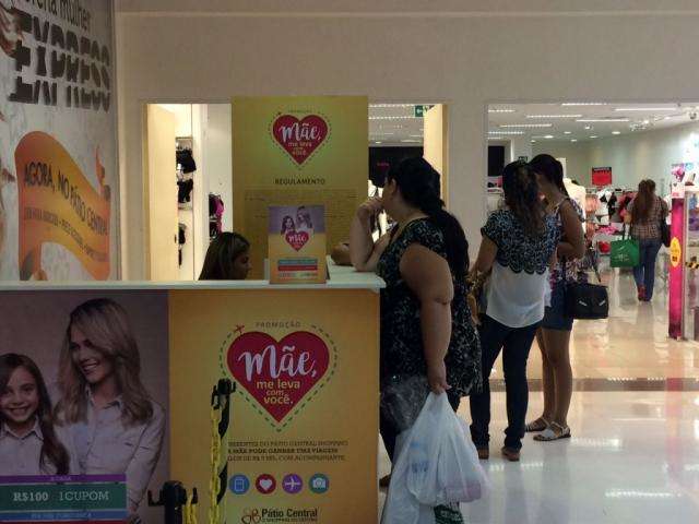 Shoppings oferecem ve&iacute;culo e vale-compras em campanha para as m&atilde;es