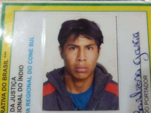Homem de 26 anos &eacute; morto a facadas ao cumprimentar assassino em bar