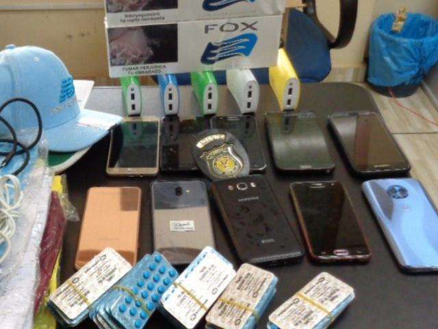 Celulares e estimulante s&atilde;o camuflados em caixas de alimentos para pres&iacute;dio