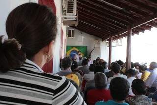 Ato aconteceu na sede de sindicato e reuniu dezenas de pessoas (Foto: Divulgação)