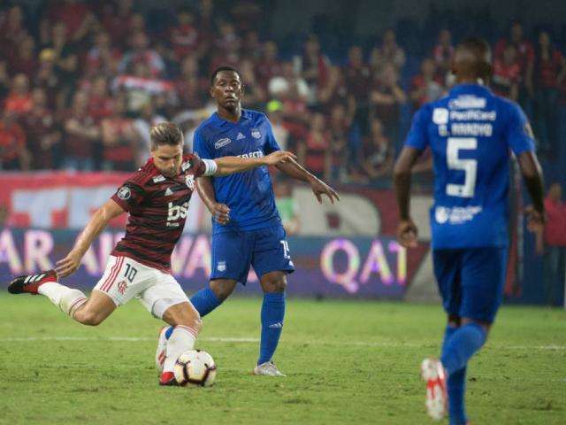 Flamengo n&atilde;o empolga e perde por 2 a 0 para o Emelec 