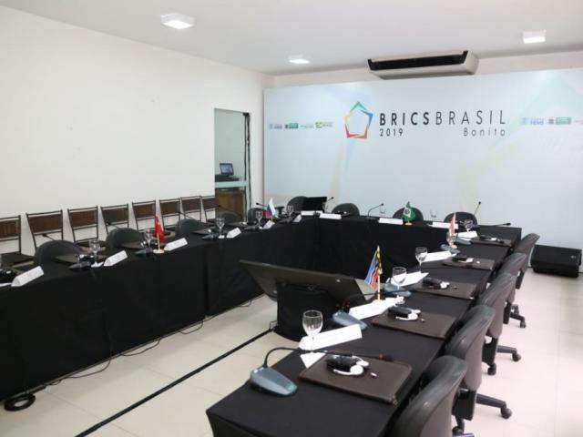 Tereza Cristina puxa a fila e ministros de agricultura desembarcam em Bonito