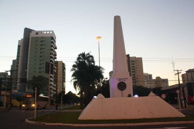 Sexta-feira de c&eacute;u aberto e calor em Campo Grande 