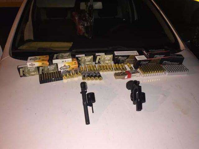 Casal &eacute; preso com armas e 395 muni&ccedil;&otilde;es de v&aacute;rios calibres na MS-164