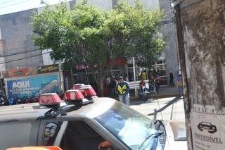 Polícia não vê relação entre os casos e dois grupos atacaram agência no Centro (Foto: Pedro Peralta)