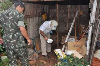 Em Dourados, homens do Exército têm ajudado no combate ao mosquito da dengue desde o início do ano (Foto: Divulgação)