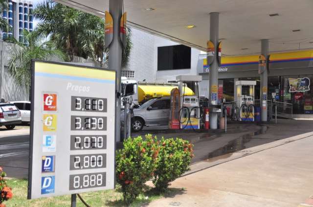 Postos antecipam reajuste e j&aacute; revendem gasolina a R$ 3,11